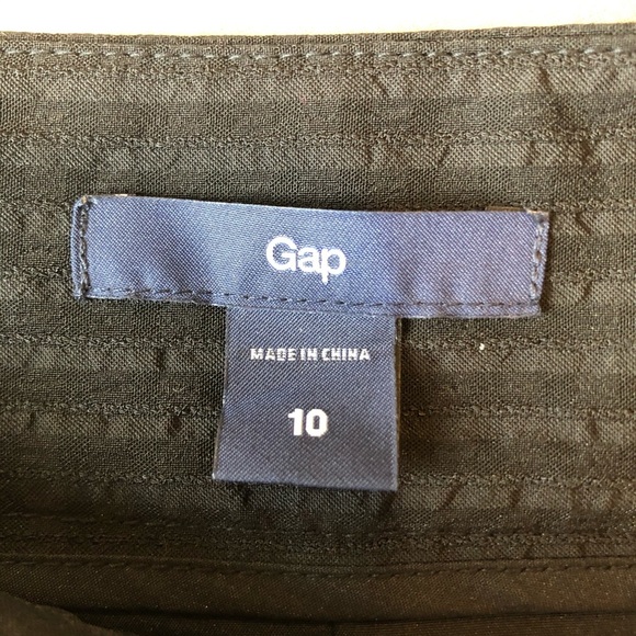 GAP Black Textured Wrap Skirt EUC - Picture 4 of 7